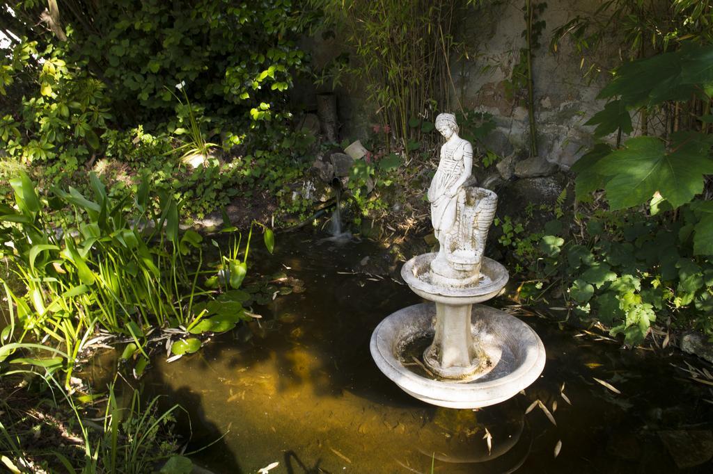 Aux Charmes De Maintenon Exteriör bild