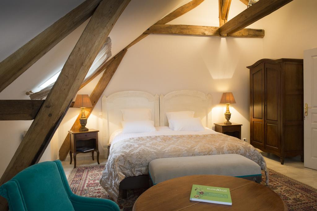 Aux Charmes De Maintenon Rum bild