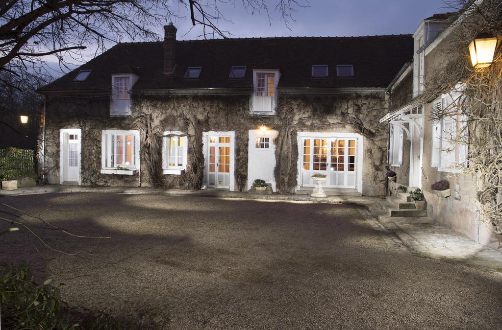 Aux Charmes De Maintenon Exteriör bild