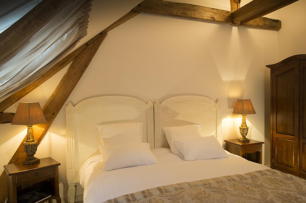 Aux Charmes De Maintenon Exteriör bild