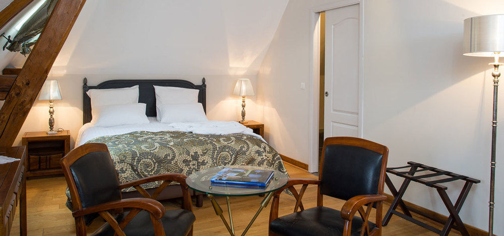 Aux Charmes De Maintenon Exteriör bild