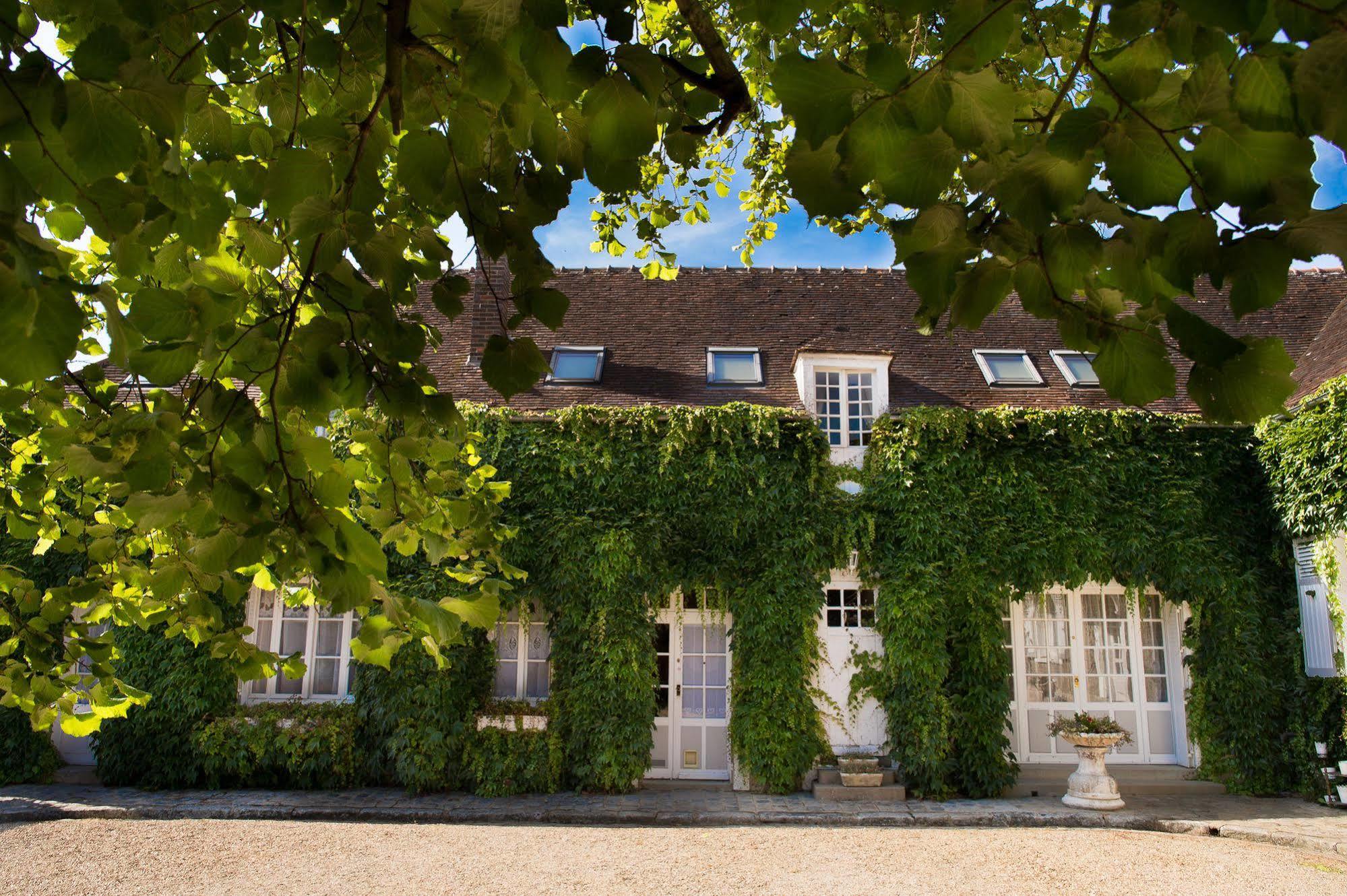 Aux Charmes De Maintenon Exteriör bild
