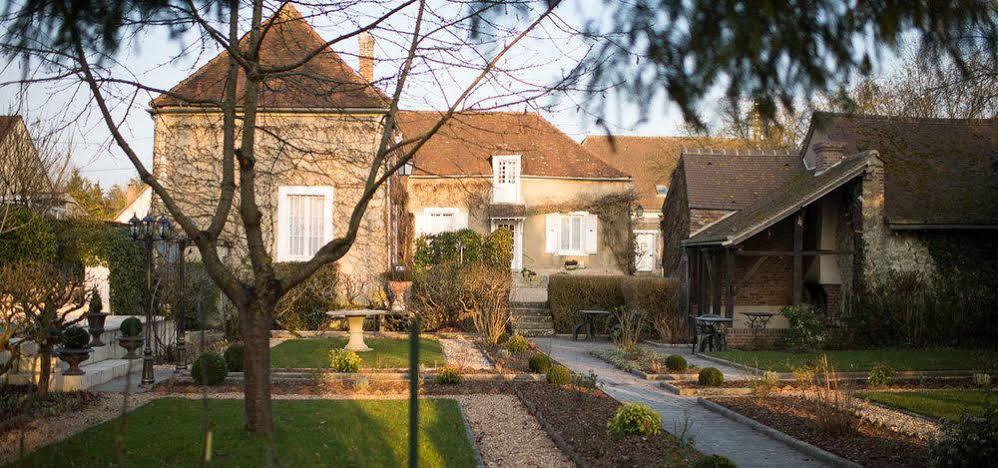 Aux Charmes De Maintenon Exteriör bild